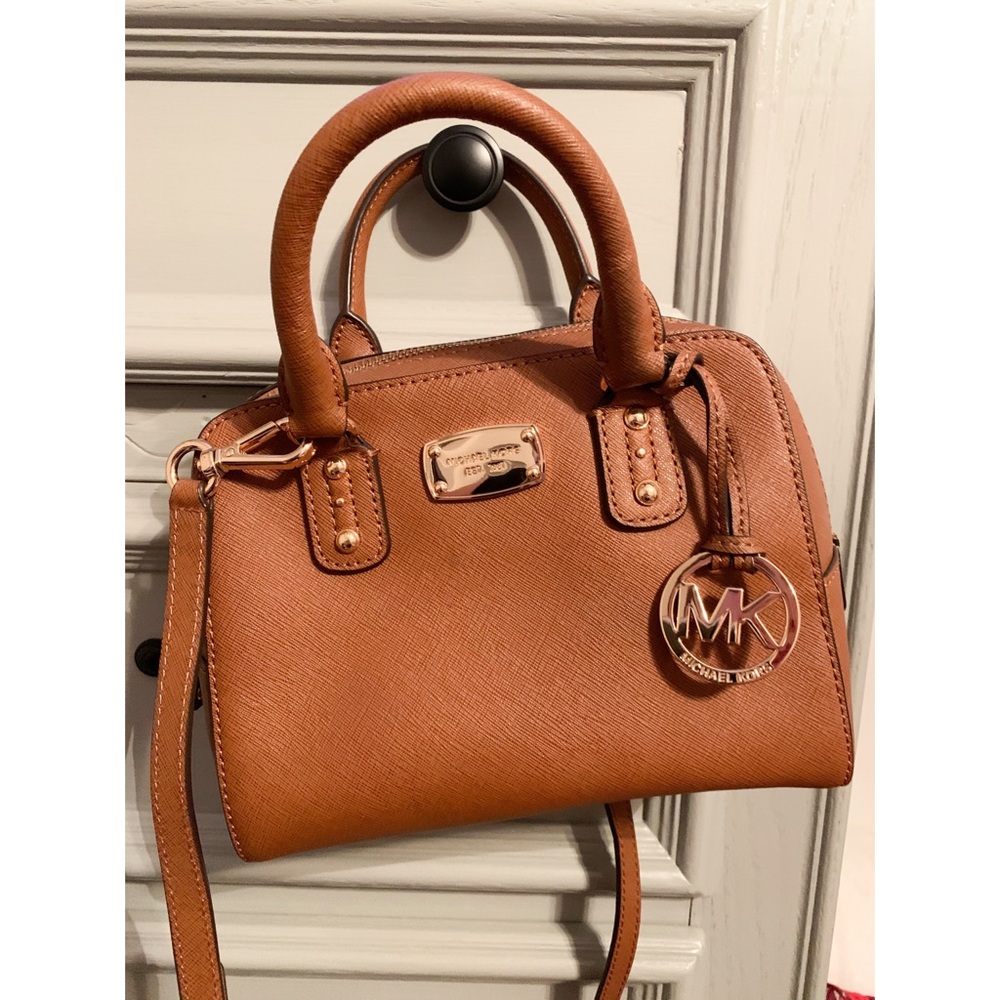 Michael Kors crossbody!